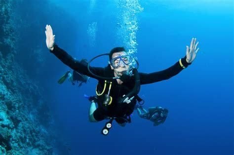 Veterans are Using Scuba Diving to Heal From PTSD